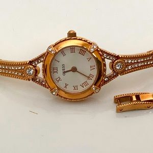GUESS PETITE CRYSTAL WATCH IN ROSE GOLD